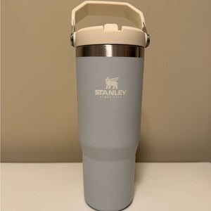 Stanley IceFlow 30oz EUC - Cloud